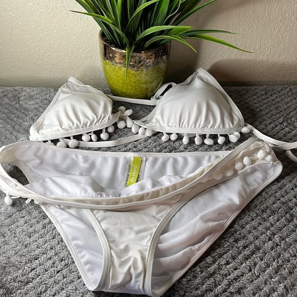 Gianni bini swimsuit💫white💫2pc bikini